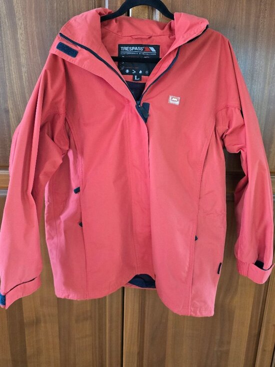 Trespass Other - Trespass performance and protection ski/snowboard rain jacket. Outstanding!
